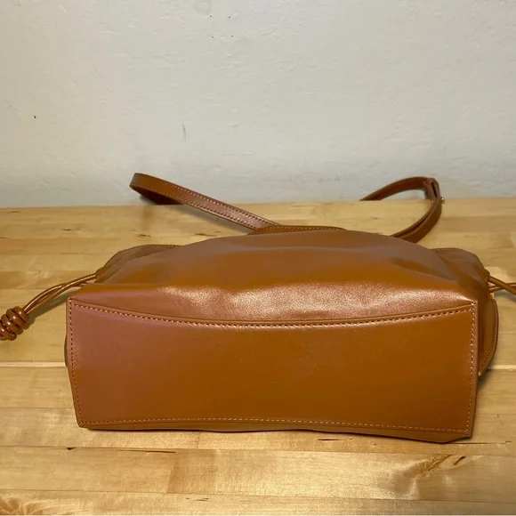 Quince Caramel Crossbody Bag - Picture 6 of 16
